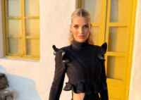 Lady Kitty Spencer: Στη Μύκονο η ανιψιά της Diana - Οι φωτογραφίες με γνωστά μοντέλα και χολιγουντιανές σταρ