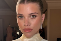 Το “Ghost Lashes” trend χαρίζει το απόλυτο soft-girl look