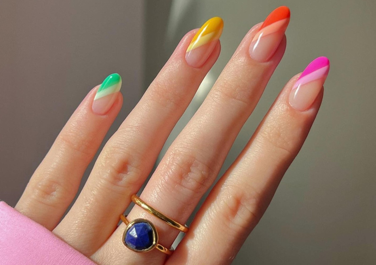 Dopamine Nails: Το πολύχρωμο trend στο TikTok είναι ό,τι πιο ανεβαστικό για το καλοκαίρι