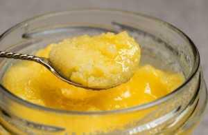 Η καλύτερη ώρα για να φας ghee και να περιορίσεις τις λιγούρες και την πείνα