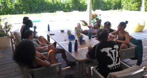 Big Brother: Η μέρα της μεγάλης σφαγής... Όλοι εναντίον όλων και η Φένια με τη Ζωή σαν να βλέπουν σινεμά...