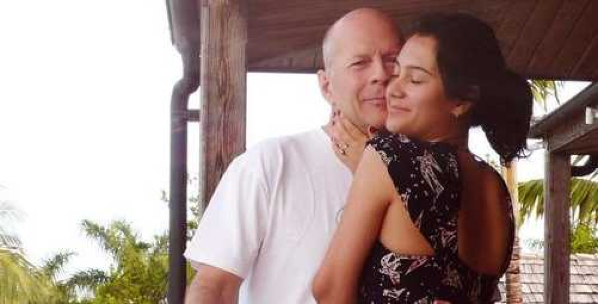 Emma Heming: H φωτογραφία του συζύγου της, Bruce Willis, μαζί με την πρώην του, Demi Moore που δημοσίευσε και το σχόλιο