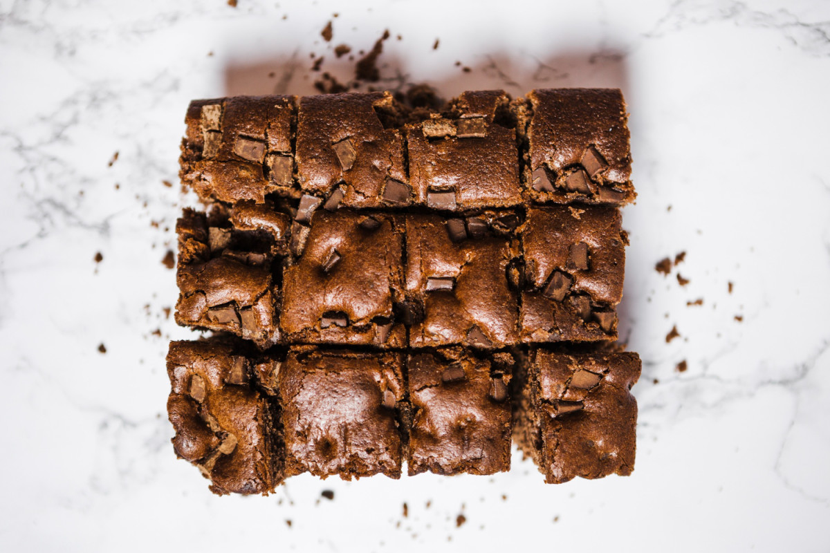 Το viral πραλινάτο brownie με μόλις τρία υλικά
