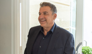 Γιώργος Λιάγκας: Από τη Τήνο που βρίσκεται τρολάρει αν θα γυρίσει λόγω του απαγορευτικού απόπλου