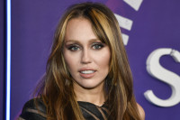 Το νέο μικροσκοπικό τατουάζ της Miley Cyrus κρύβει μεγάλο νόημα