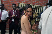 Meghan Markle: Θαυμάστρια την κατηγορεί ότι έπαθε εγκαύματα από τη συνταγή της για τα άλατα μπάνιου!
