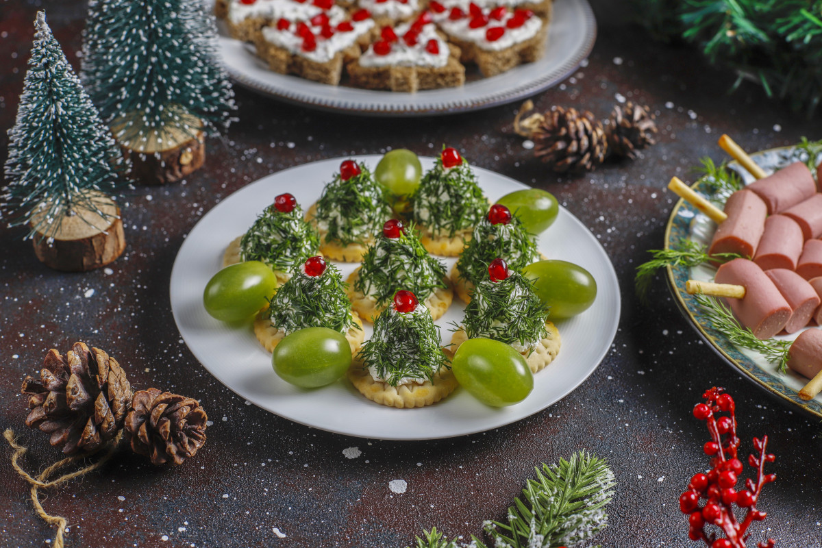 Χριστούγεννα στο τραπέζι σου: 3 ξεχωριστές ιδέες για ένα γιορτινό πλατό τυριών και αλλαντικών