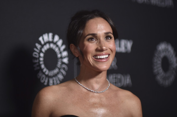 Πώς γίνεται η επιδερμίδα της Meghan Markle να δείχνει τόσο υπέροχη;