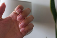 Recession Nails: Το νέο nail trend είναι υπέρ...του low budget