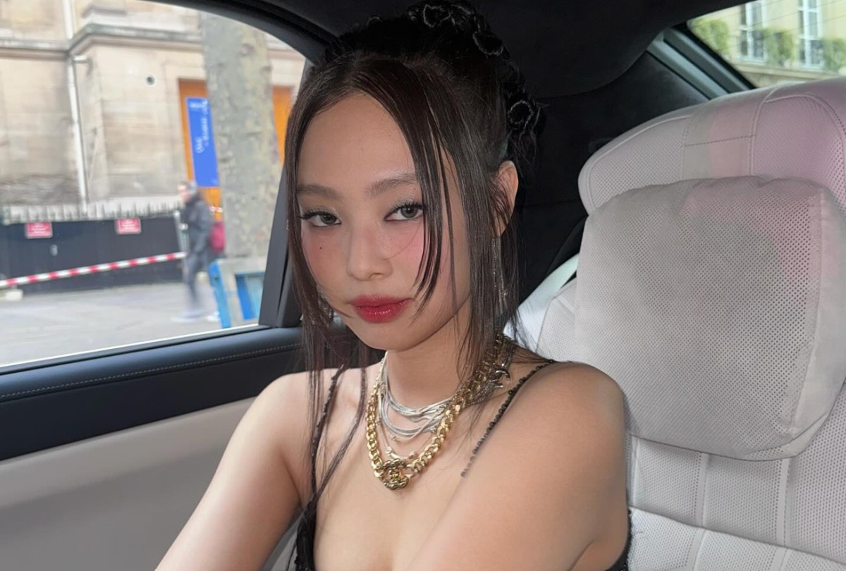 I&#039;m Calling It: Το Cherry Blossom Makeup είναι η ονειρική, Hailey Bieber approved, τάση που θα βλέπουμε παντού το καλοκαίρι