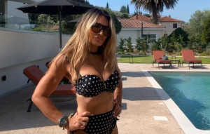 Ελένη Πετρουλάκη: Κατακεραυνώνει τις γυναίκες που κρίνουν άλλες γυναίκες - «Γιατί να το κάνουμε αυτό η μία στην άλλη;»