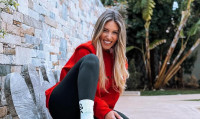 Αθηνά Οικονομάκου: Κι όμως... Βγήκε από το σπίτι με δυο διαφορετικά παπούτσια!