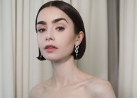 Η Lily Collins υιοθέτησε το μεγαλύτερο hair trend του καλοκαιριού και έχει αέρα...Ιταλίας