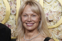 Το Bob της Pamela Anderson στο Met Gala είναι η πιο δραματική αλλαγή μαλλιών της εδώ και δεκαετίες
