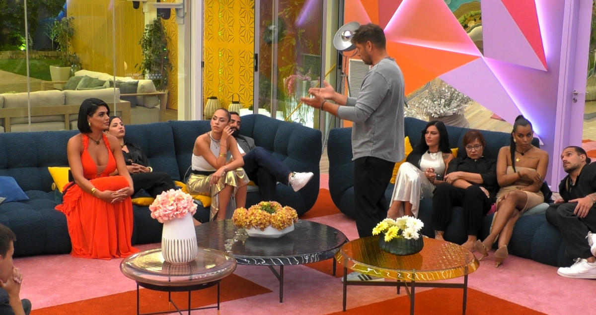 Big Brother: Ο Ντεντόπουλος σηκώνει το γάντι της Ζωής που γίνεται τριάδα φωτιά με Νάνσυ και Φένια και στη μέση ένας... σεισμός!