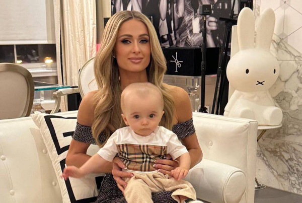 Paris Hilton: Τα σκληρά σχόλια για το κεφάλι του γιου της και η απάντησή της