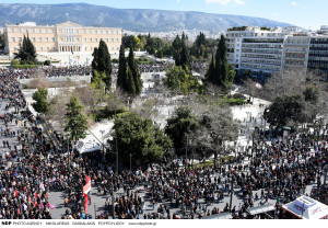 Τέμπη: Συγκλονιστική και μαζική η συμμετοχή στις συγκεντρώσεις - Εικόνες από όλη την Ελλάδα