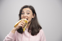 Αυτό το υγιεινό banana snack θα σταματήσει τις λιγούρες με έξυπνο τρόπο