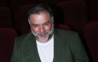 Γρηγόρης Αρναούτογλου: Έξαλλος στο αεροδρόμιο με πιτσιρικά που έβρισε γυναίκες (Αποκλειστικό)