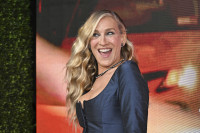 Η Sarah Jessica Parker επανέφερε τις εμβληματικές μπούκλες της Carrie Bradshaw για μια βραδιά