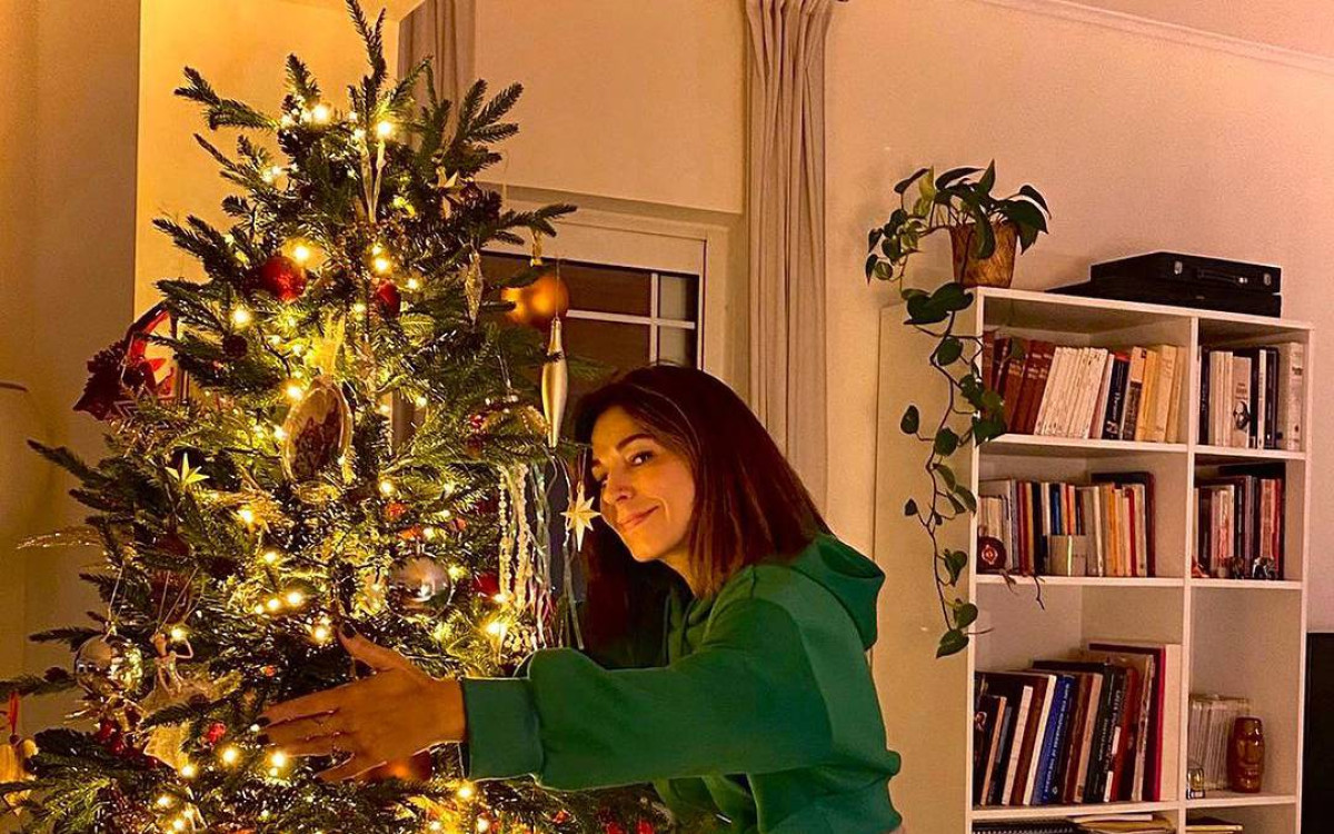 Η Κατερίνα Παπουτσάκη δεν κρατιόταν και έφερε τα Χριστούγεννα στο σπίτι της από τις αρχές του Νοέμβρη