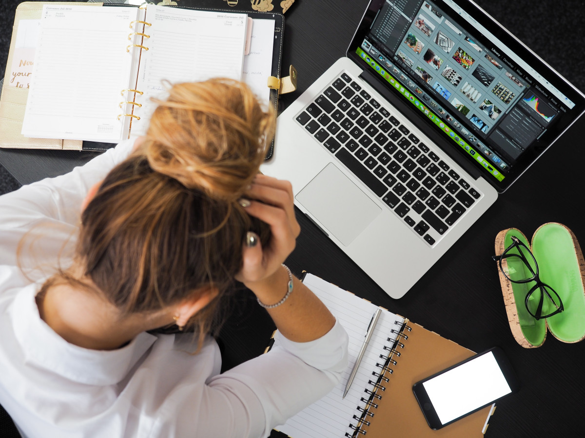 Εργασιακό άγχος: Πώς να το αναγνωρίσεις και πώς να το αντιμετωπίσεις