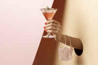 Cosmopolitan: Πώς θα φτιάξεις το αγαπημένο κοκτέιλ του Sex and the City