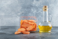 Carrot Seed Oil: Όλα τα beauty οφέλη που πρέπει να γνωρίζεις