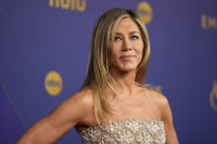 Θα αντιγράψουμε τα “ballet slipper” nails της Jennifer Aniston όλο το καλοκαίρι