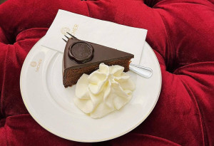 Sacher - Torte: Η συνταγή για το πιο διάσημο χριστουγεννιάτικο γλυκό κατευθείαν από τη Βιέννη