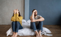 5 σημάδια που μαρτυρούν οτι είσαι κολλημένη σε μια ανώριμη σχέση