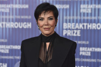 Η Kris Jenner «ορκίζεται» σε αυτό το foundation - Όπως λέει «χαρίζει μεταξένια αίσθηση»