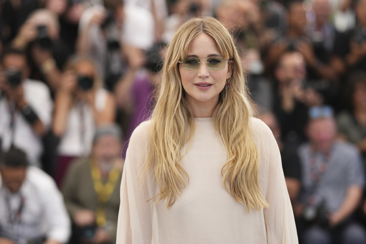 Η Jennifer Lawrence φόρεσε το τέλειο nude βερνίκι νυχιών στο Φεστιβάλ Καννών