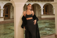 Η Khloé Kardashian φόρεσε ένα μικροσκοπικό μπικίνι με cherry-print στις διακοπές της