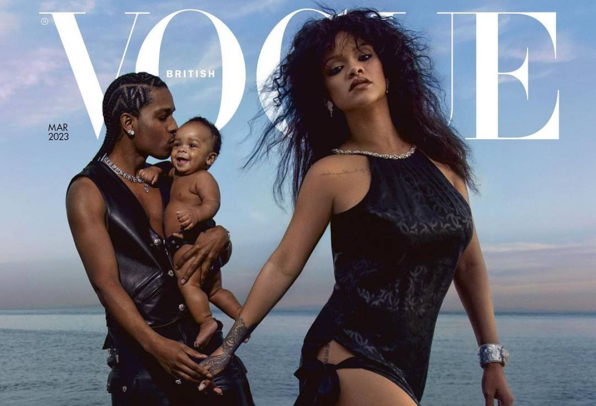 Rihanna: Ο γιος της είναι 9 μηνών και έκανε το πρώτο του εξώφυλλο - μαζί με τους γονείς του φυσικά