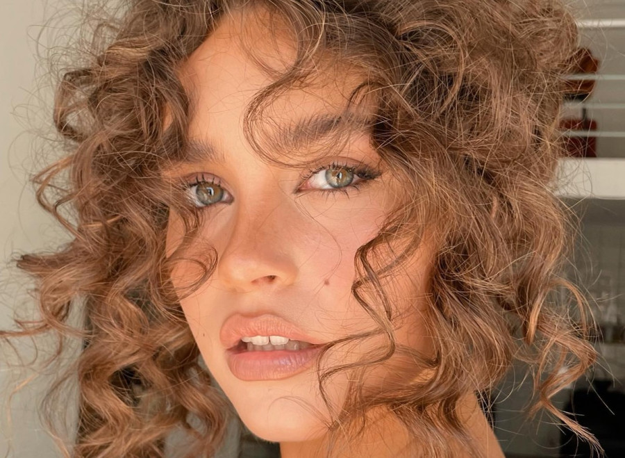 Τα Cloud Curls είναι η νέα τάση και είναι πιο καυτά κι από τον καύσωνα