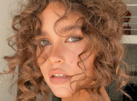 Τα Cloud Curls είναι η νέα τάση και είναι πιο καυτά κι από τον καύσωνα