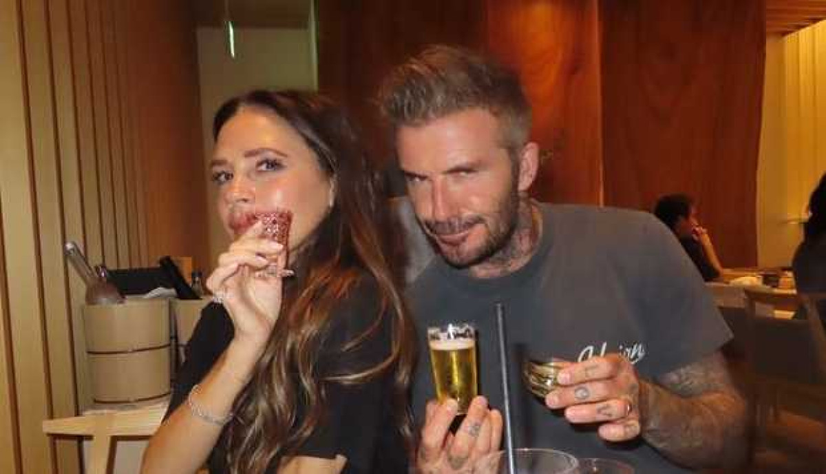 Victoria Beckham: «Ο David δεν με έχει δει ποτέ με τα πραγματικά μου φρύδια»