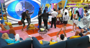 To Big Brother χορεύει σε ρυθμούς Eurovision: Το καραόκε πάρτι με έπαθλο τη σουίτα και τα νεύρα της Ασουμανάκη