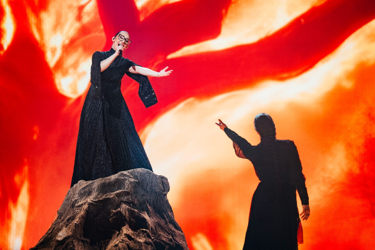 Eurovision 2025: O Δημήτρης Αλεξάκης, των Deux Hommes απαντά στα αρνητικά σχόλια για το φόρεμα της Κλαυδίας