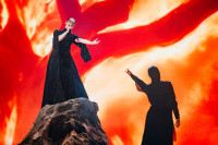 Eurovision 2025: O Δημήτρης Αλεξάκης, των Deux Hommes απαντά στα αρνητικά σχόλια για το φόρεμα της Κλαυδίας