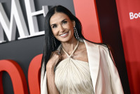 Το soft square french μανικιούρ της Demi Moore είναι η πιο ευέλικτη επιλογή για το καλοκαίρι