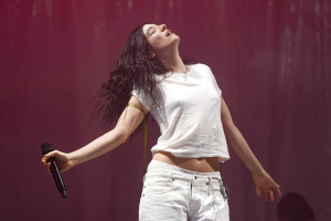 Η Lorde μιλά ανοιχτά για το τεστ εγκυμοσύνης στο “Clearblue”