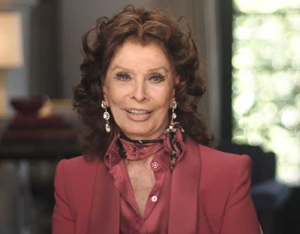 Sophia Loren: Στα 88 της αισθάνεται ακόμα νέα και ακολουθεί 5 βασικούς κανόνες ζωής