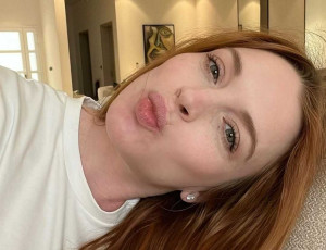 Lindsay Lohan: Έτσι είναι το σώμα της δύο εβδομάδες μετά τη γέννηση του παιδιού της