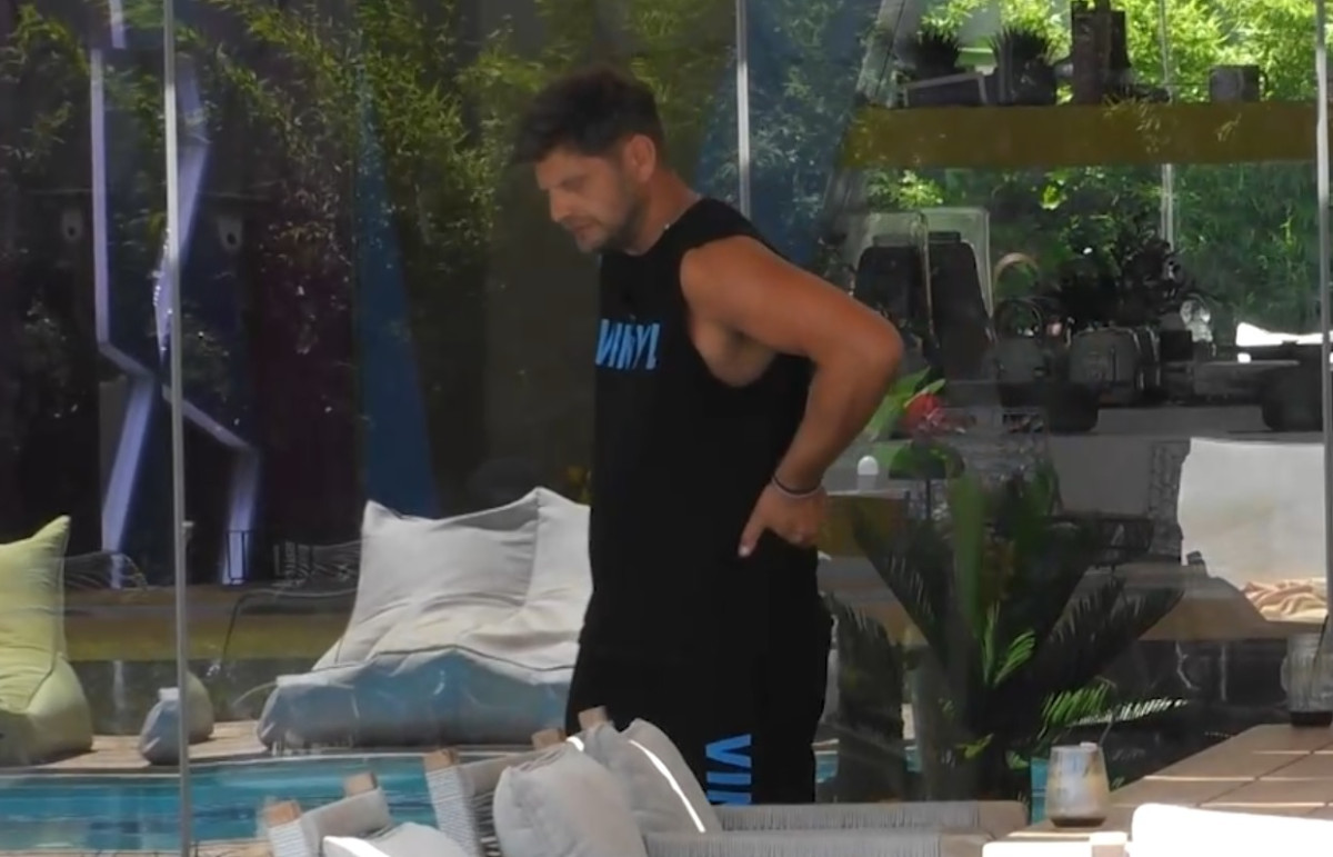 Big Brother: Τι έκανε ο Χρήστος Ντεντόπουλος στη Φένια κι είναι έτοιμος να πέσει στα πόδια της για να εξιλεωθεί;