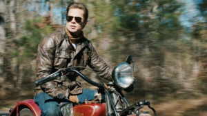 Brad Pitt: Πιο νέος και όμορφος από ποτέ στα 59 του - Πώς είναι δυνατόν;