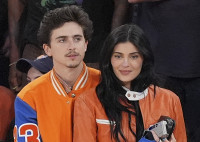 Kylie Jenner: Μήπως το παράκανε με τα υπονοούμενα για την ερωτική της ζωή με τον Timothee Chalamet;