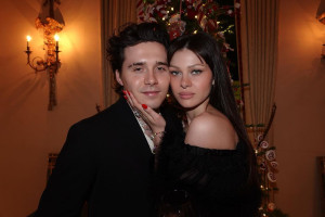 Brooklyn Beckham - Nicola Peltz: Ο γάμος της χρονιάς παραλίγο να ακυρωθεί πριν γίνει από χάος που προκάλεσαν η νύφη και η μαμά της