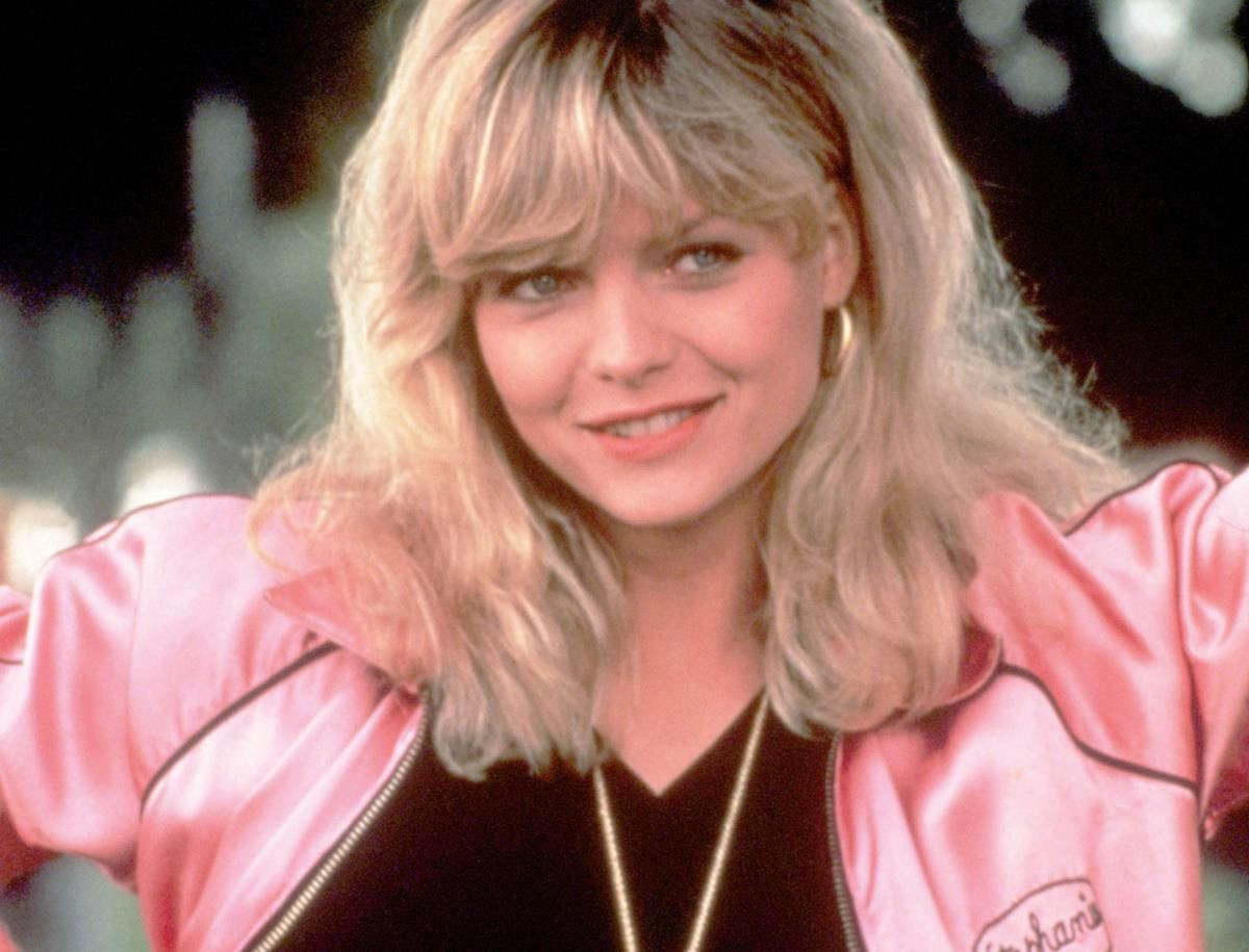 Michelle Pfeiffer: Δημοσίευμα τη θέλει να μισεί με πάθος το Grease 2 κι εκείνη απάντησε με τον καλύτερο τρόπο
